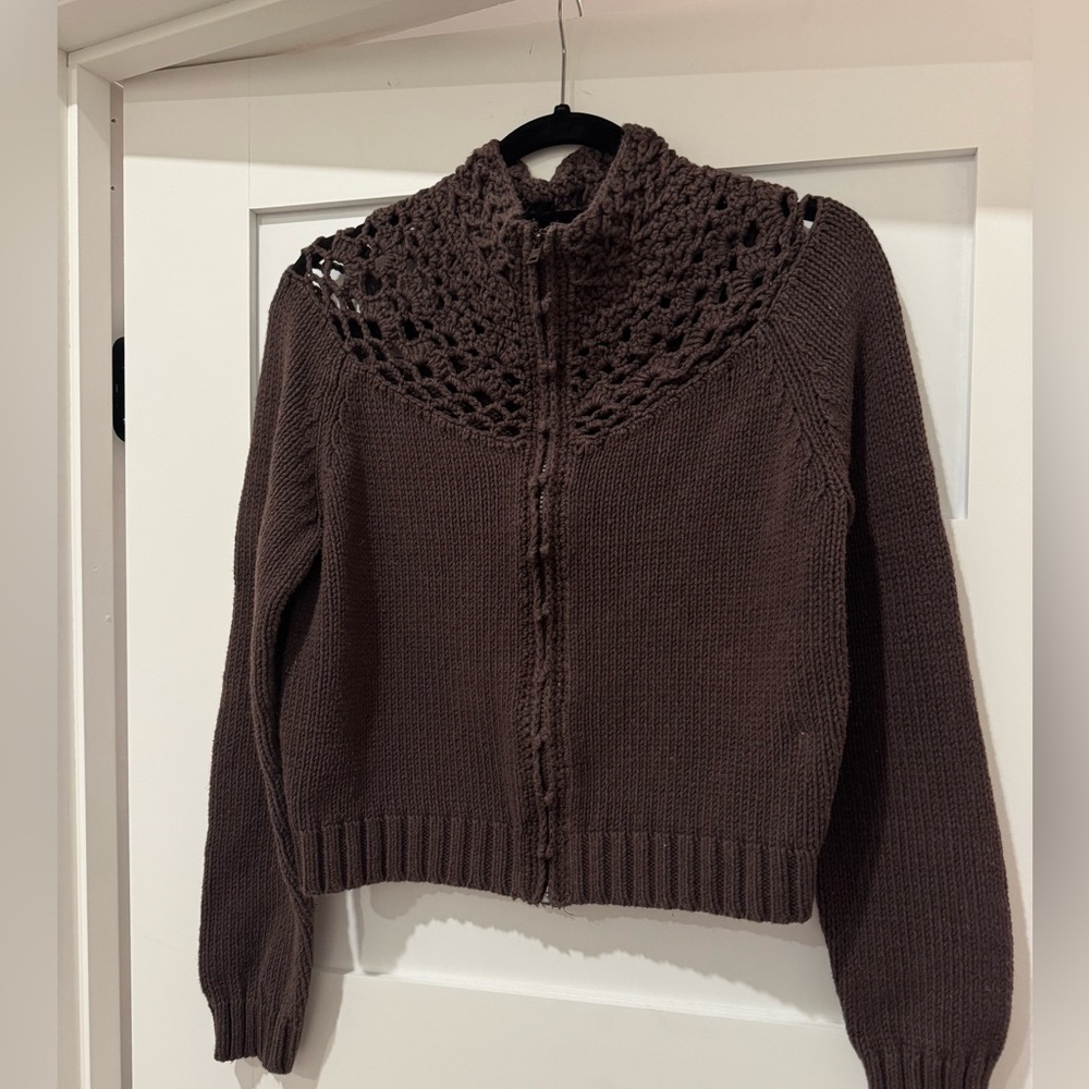 Moda International by Victoria’s Secret brown zip up sweater. Size large.